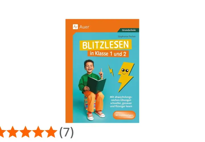 Ein fröhlicher Junge liest ein Buch. Das Buch heißt "Blitzlesen in Klasse 1 und 2" und verspricht, das Lesen schneller und flüssiger zu machen.