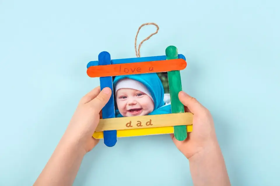 Vatertagsgeschenk basteln mit Kindern - einfache Ideen